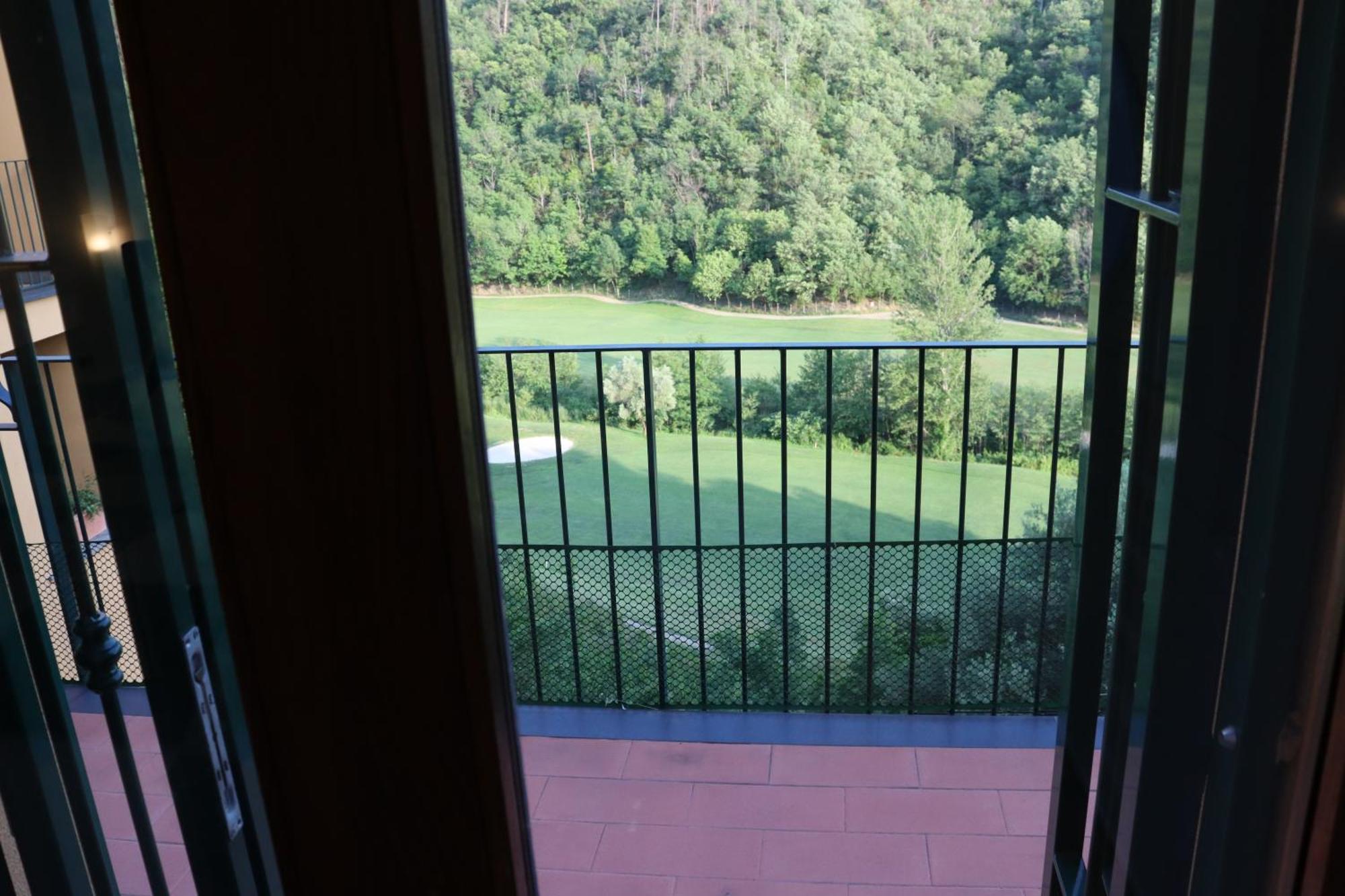 Appartement Dans Un Terrain De Golf, 5 Min De La Mer En Voiture, Parking Gratuit Cogoleto Zewnętrze zdjęcie
